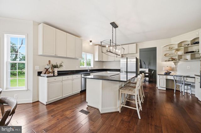 39320 TOLLHOUSE RD, Lovettsville, VA 20180