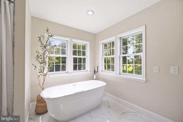 39320 TOLLHOUSE RD, Lovettsville, VA 20180