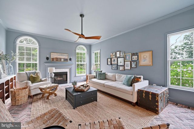 39320 TOLLHOUSE RD, Lovettsville, VA 20180