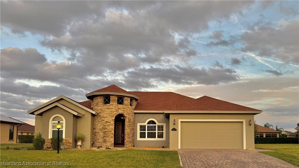 5012 FRIARS COVE Street, Sebring, FL 33872