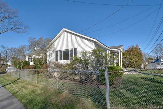 22 Ridgeland Terrace, Rye, NY 10580
