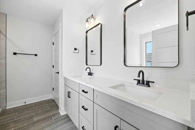 618 Woodrush Dr, Clarksville, TN 37040