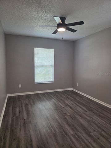 8426 VILLAGE GREEN RD, Orlando, FL 32818