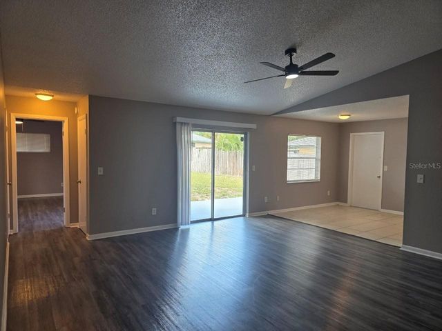 8426 VILLAGE GREEN RD, Orlando, FL 32818