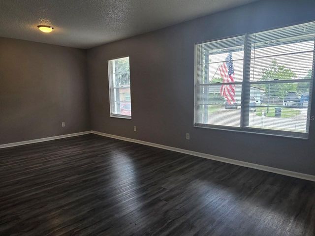 8426 VILLAGE GREEN RD, Orlando, FL 32818