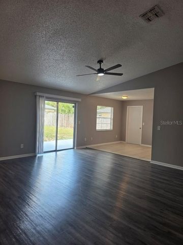 8426 VILLAGE GREEN RD, Orlando, FL 32818