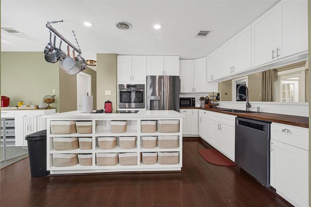 15819 Seven Springs Drive, Houston, TX 77084