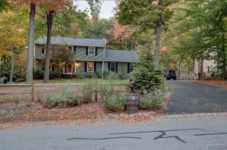 138 Tanglewood Drive West, Orchard Park, NY 14127