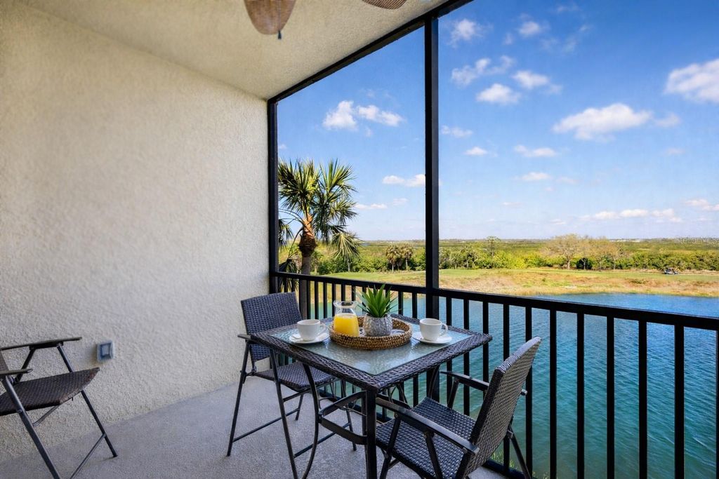 Image 2 of property listing at 7005 RIVER HAMMOCK DRIVE 304, Bradenton, FL 34212
