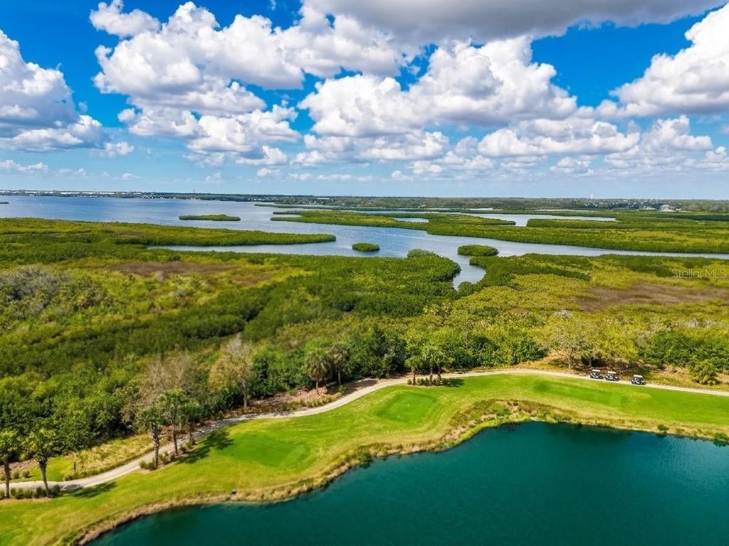 Image 21 of property listing at 7005 RIVER HAMMOCK DRIVE 304, Bradenton, FL 34212