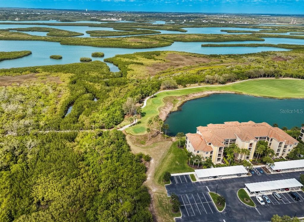 Image 22 of property listing at 7005 RIVER HAMMOCK DRIVE 304, Bradenton, FL 34212