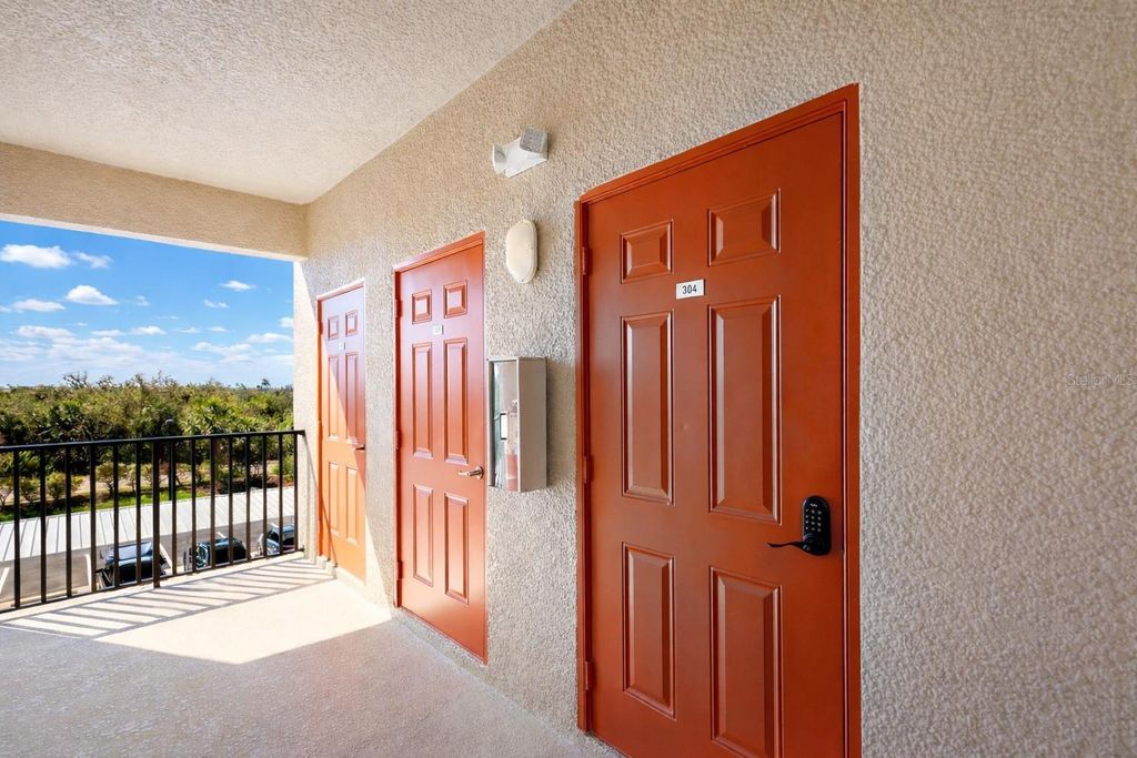 Image 25 of property listing at 7005 RIVER HAMMOCK DRIVE 304, Bradenton, FL 34212