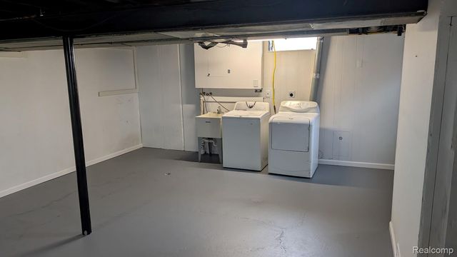 11657 ENGLEMAN Road, Warren, MI 48089