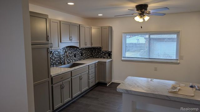 11657 ENGLEMAN Road, Warren, MI 48089