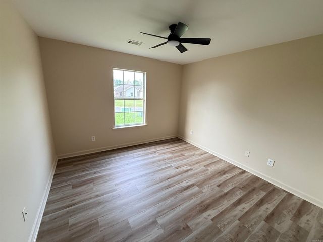 2 Shamsie Dr, Ward, AR 72176