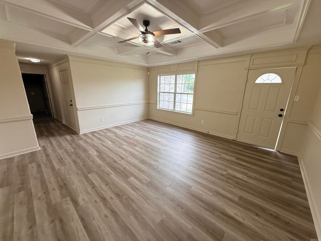 2 Shamsie Dr, Ward, AR 72176
