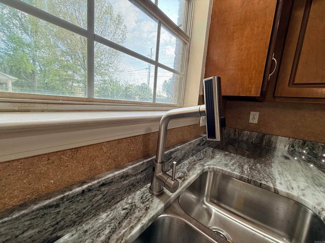 2 Shamsie Dr, Ward, AR 72176