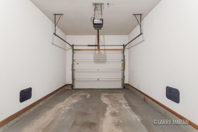 2098 Cranbrook Drive NE, Grand Rapids, MI 49505