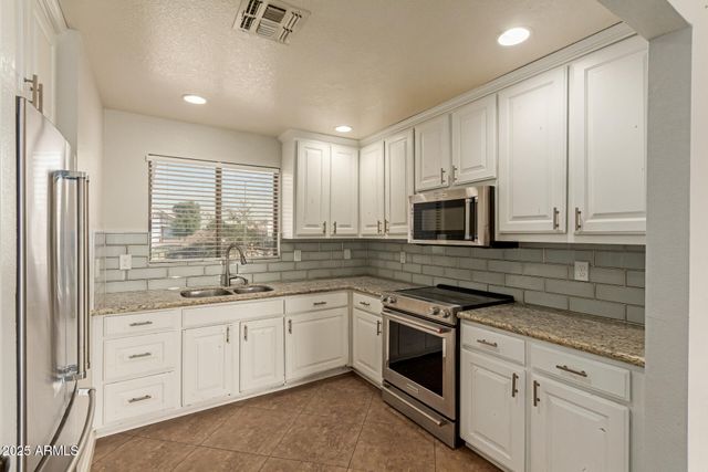 1676 N La Mora Drive, Goodyear, AZ 85338