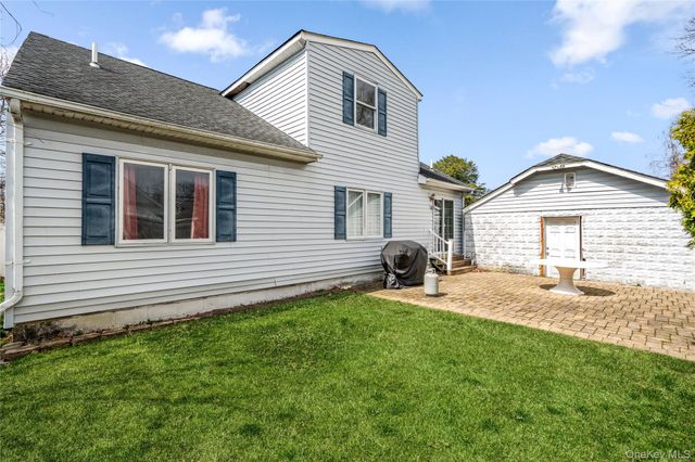 125 W 3rd Street, Ronkonkoma, NY 11779