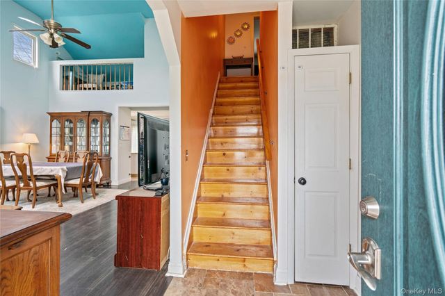 125 W 3rd Street, Ronkonkoma, NY 11779