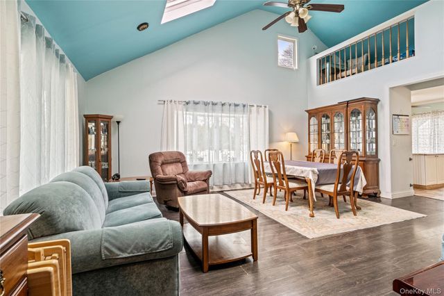 125 W 3rd Street, Ronkonkoma, NY 11779