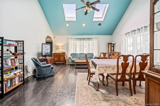 125 W 3rd Street, Ronkonkoma, NY 11779