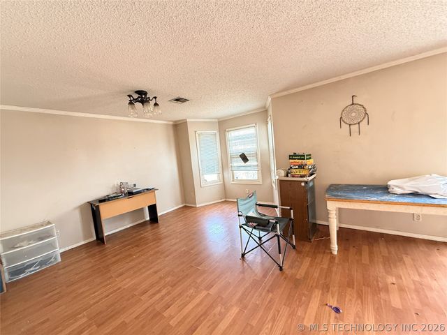 4825 S Lawton Avenue, Tulsa, OK 74107