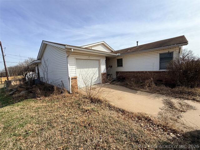 4825 S Lawton Avenue, Tulsa, OK 74107