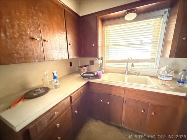 4825 S Lawton Avenue, Tulsa, OK 74107
