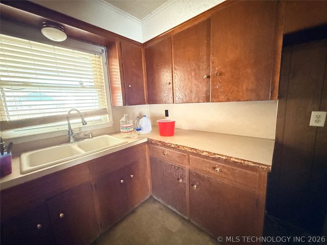 4825 S Lawton Avenue, Tulsa, OK 74107