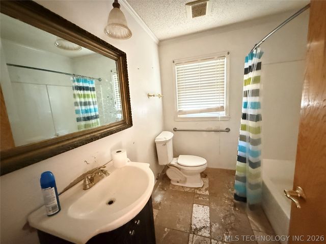 4825 S Lawton Avenue, Tulsa, OK 74107