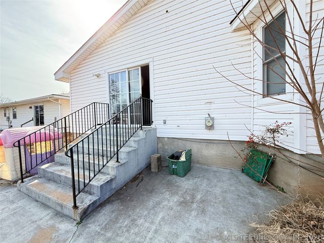 4825 S Lawton Avenue, Tulsa, OK 74107