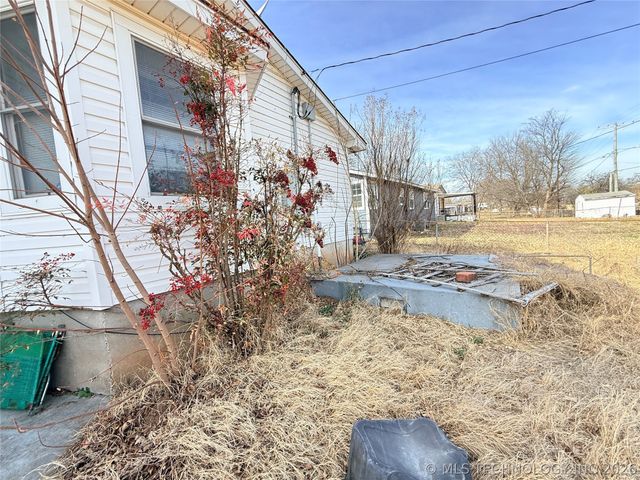 4825 S Lawton Avenue, Tulsa, OK 74107