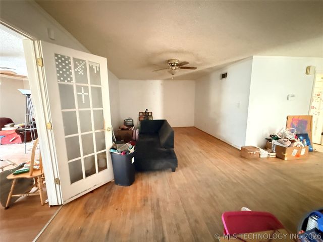 4825 S Lawton Avenue, Tulsa, OK 74107