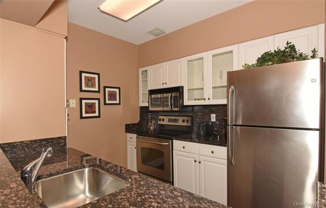 100 New Roc City Place 204, New Rochelle, NY 10801