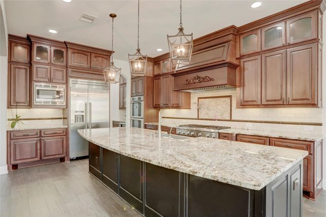 14 Pravia Path Drive, Missouri City, TX 77459