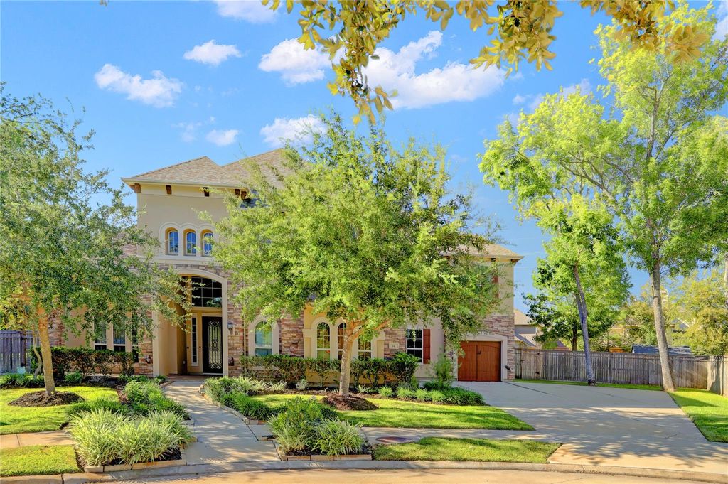 14 Pravia Path Drive, Missouri City, TX 77459