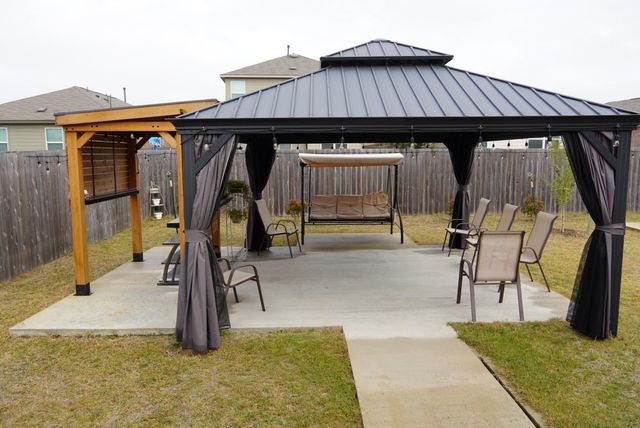 231 Milliner LOOP, Hutto, TX 78634