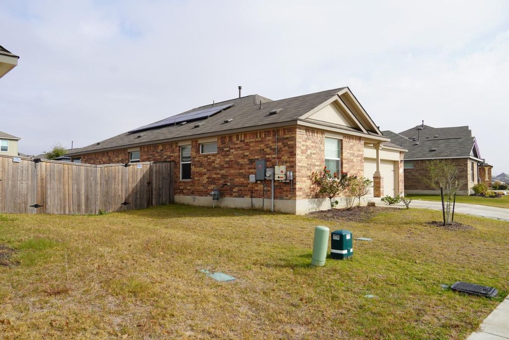231 Milliner LOOP, Hutto, TX 78634