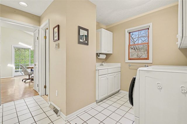 158 Eaglesfield Way, Perinton, NY 14450