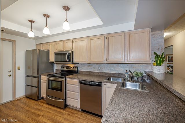1055 North Jefferson Street B, Medina, OH 44256