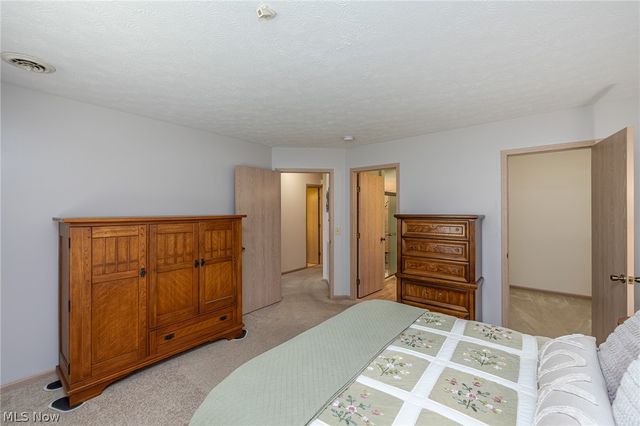 1055 North Jefferson Street B, Medina, OH 44256