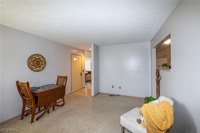 1055 North Jefferson Street B, Medina, OH 44256