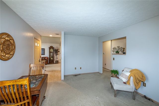 1055 North Jefferson Street B, Medina, OH 44256