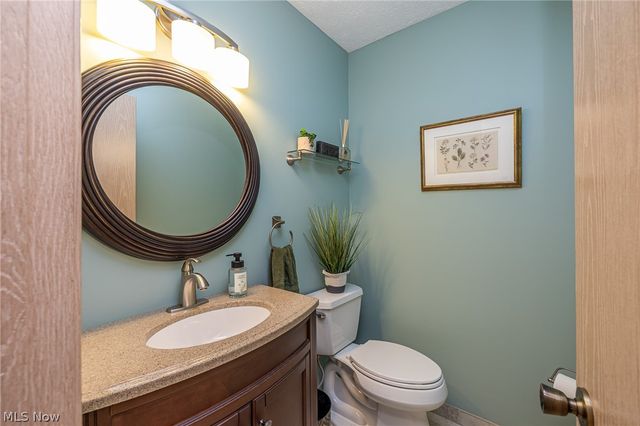 1055 North Jefferson Street B, Medina, OH 44256