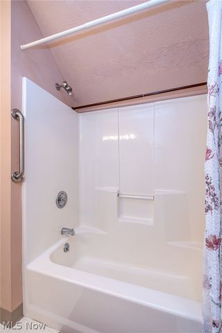 1055 North Jefferson Street B, Medina, OH 44256