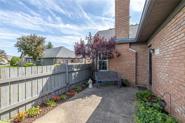 1055 North Jefferson Street B, Medina, OH 44256
