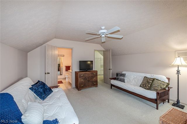 1055 North Jefferson Street B, Medina, OH 44256