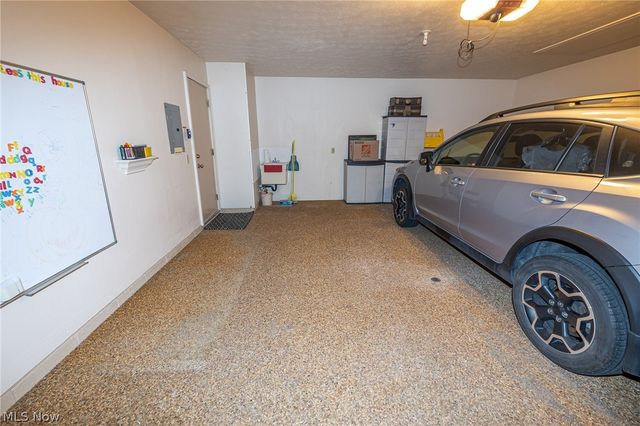 1055 North Jefferson Street B, Medina, OH 44256